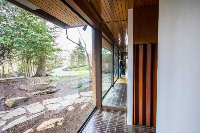 Neutra carefully placed mirrors through the house to expand views, light and space, making the house feel larger and more spacious. Bringing the natural environment inside for better healthy living was a tenet of his design philosophy and influenced many contemporary designers.
